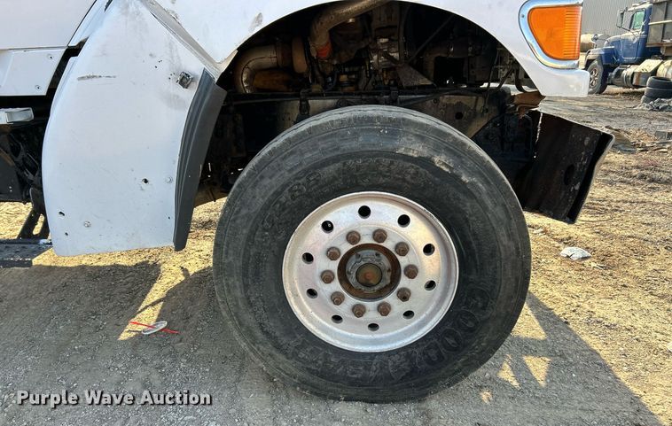 image for item EK2739 1999 Sterling L8511 dump truck