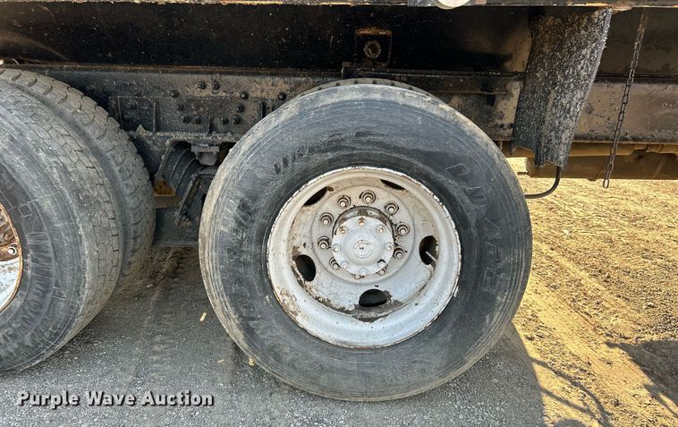 image for item EK2739 1999 Sterling L8511 dump truck