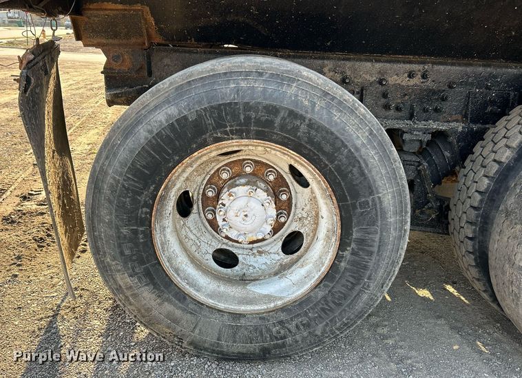 image for item EK2739 1999 Sterling L8511 dump truck