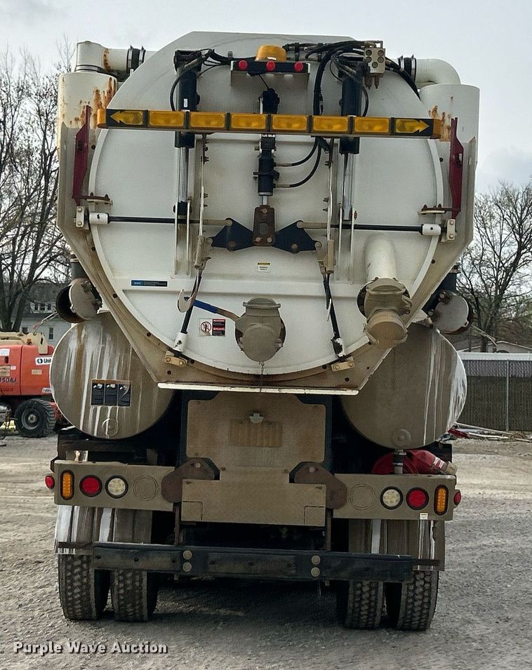 image for item EK2831 2014 International WorkStar 7600 sewer jetter truck