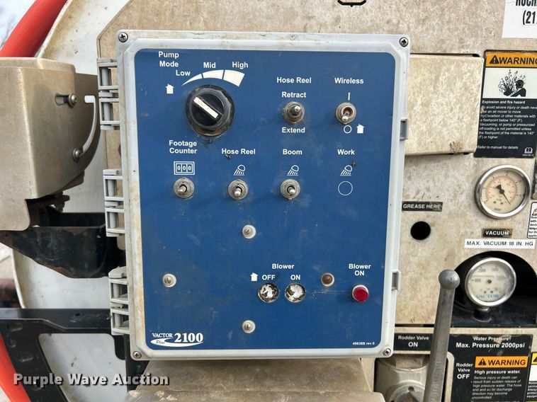 image for item EK2831 2014 International WorkStar 7600 sewer jetter truck