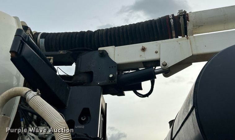 image for item EK2831 2014 International WorkStar 7600 sewer jetter truck