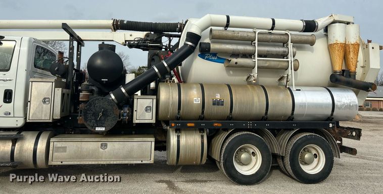 image for item EK2831 2014 International WorkStar 7600 sewer jetter truck