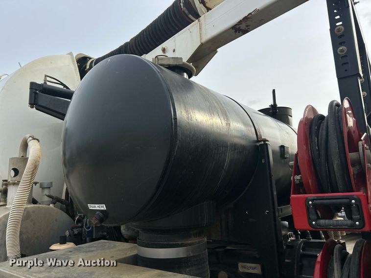 image for item EK2831 2014 International WorkStar 7600 sewer jetter truck