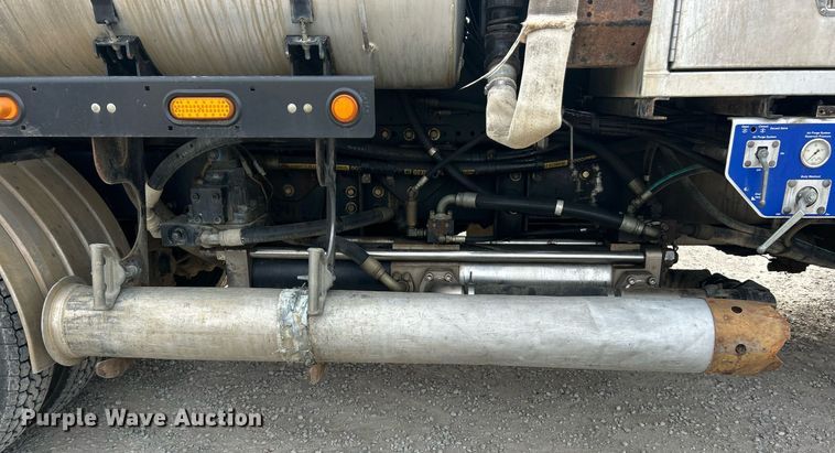 image for item EK2831 2014 International WorkStar 7600 sewer jetter truck