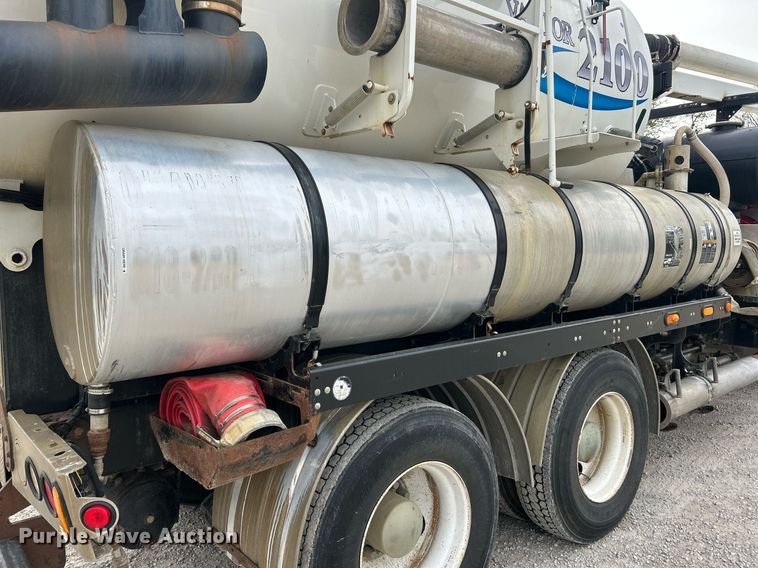 image for item EK2831 2014 International WorkStar 7600 sewer jetter truck