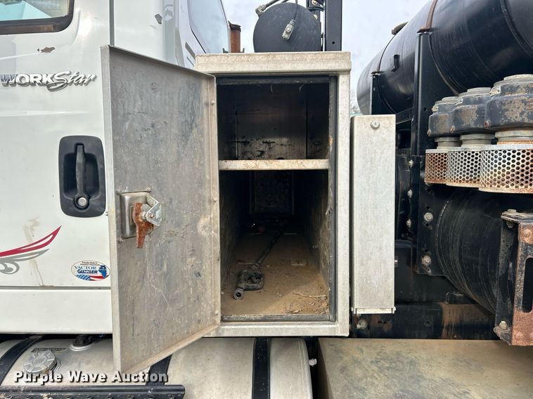 image for item EK2831 2014 International WorkStar 7600 sewer jetter truck