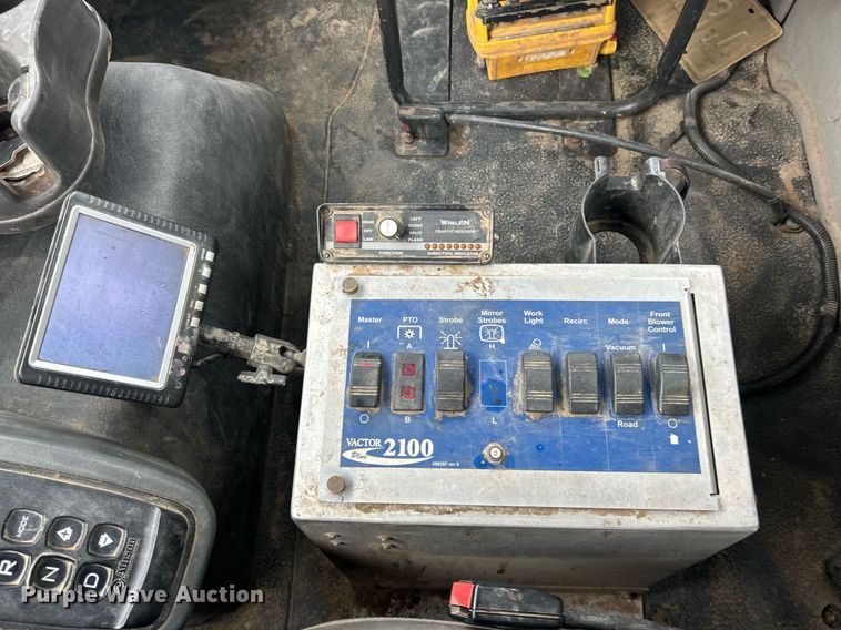 image for item EK2831 2014 International WorkStar 7600 sewer jetter truck