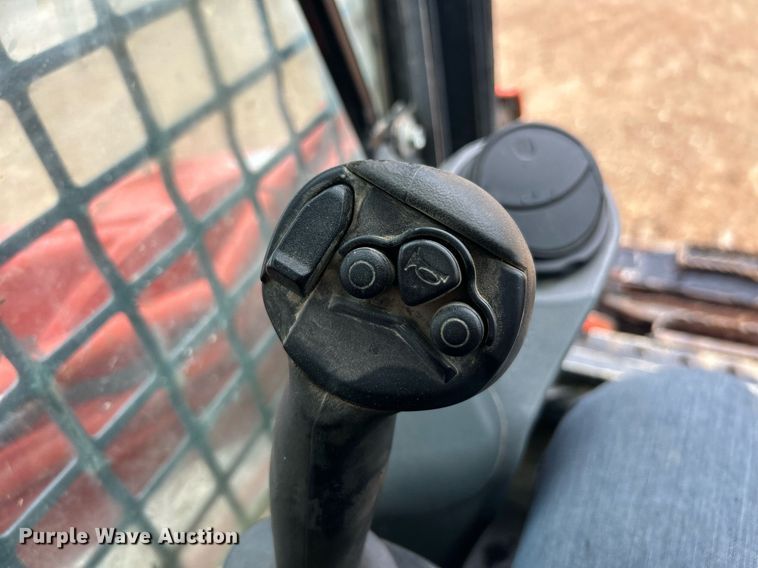 image for item EK2832 Kubota SVL 97-2 tracked skid steer loader