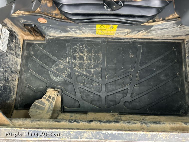 image for item EK2833 Kubota SVL 97-2 tracked skid steer loader