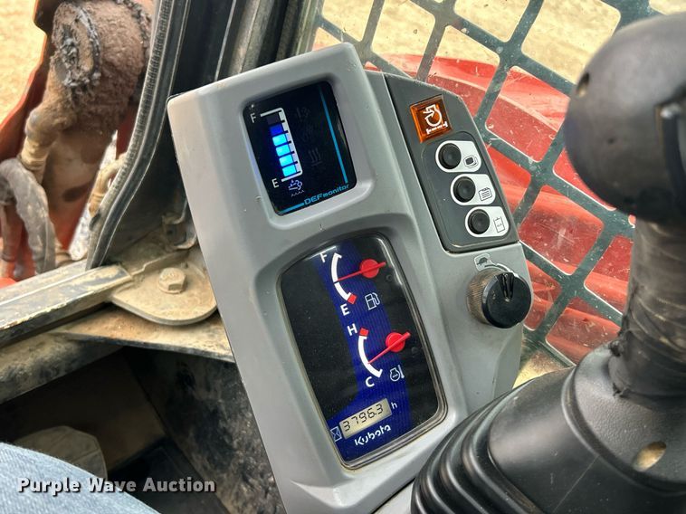 image for item EK2833 Kubota SVL 97-2 tracked skid steer loader