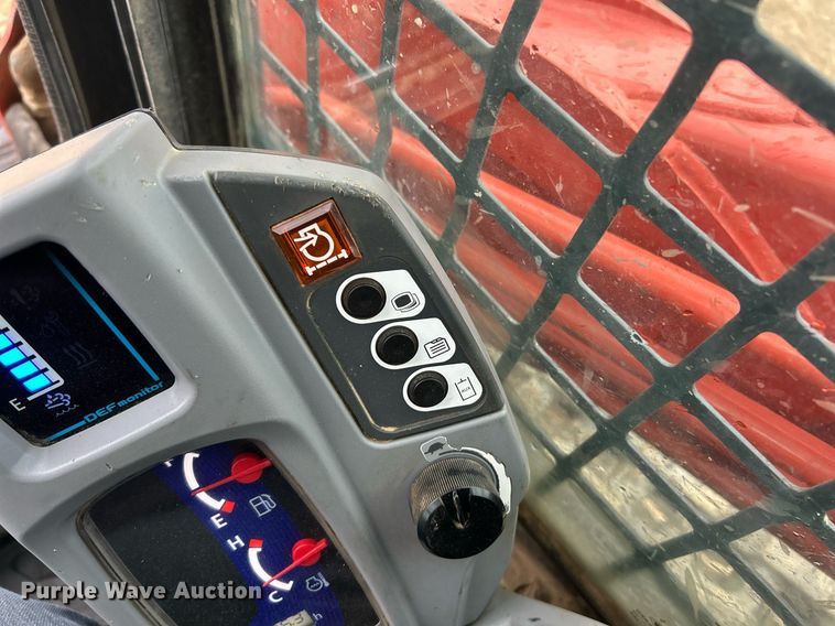 image for item EK2833 Kubota SVL 97-2 tracked skid steer loader