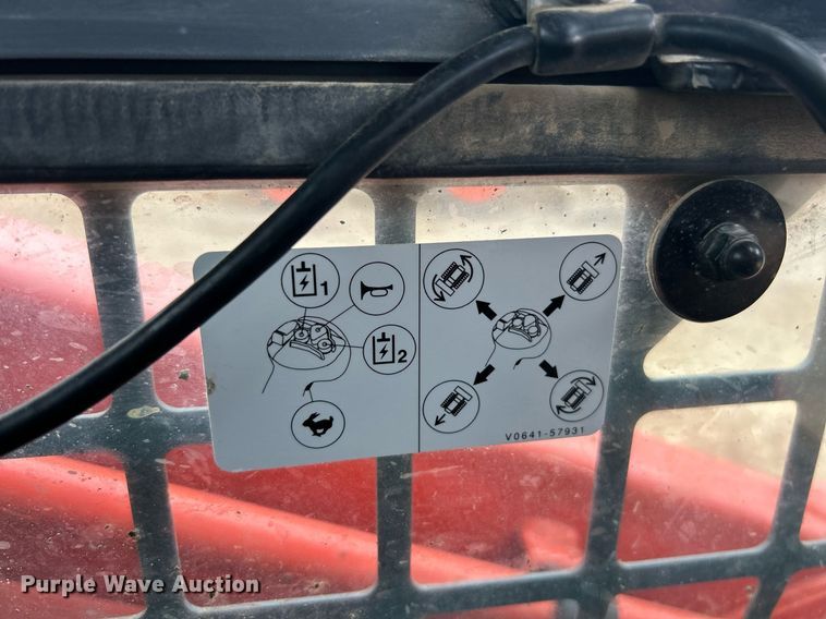 image for item EK2833 Kubota SVL 97-2 tracked skid steer loader