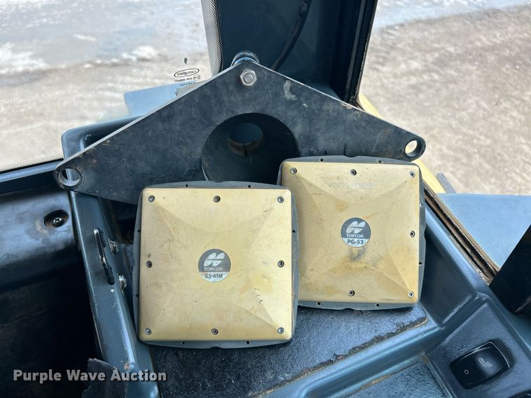 image for item EK2834 John Deere 750K LGP dozer