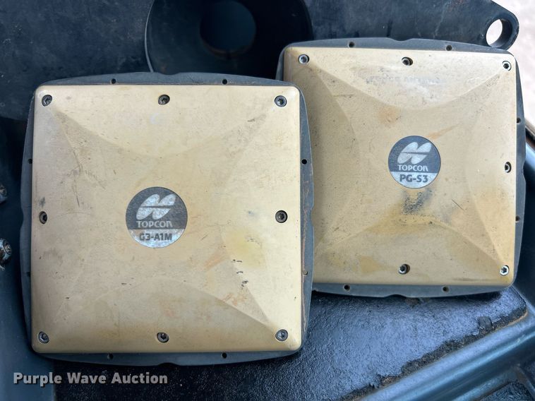 image for item EK2834 John Deere 750K LGP dozer