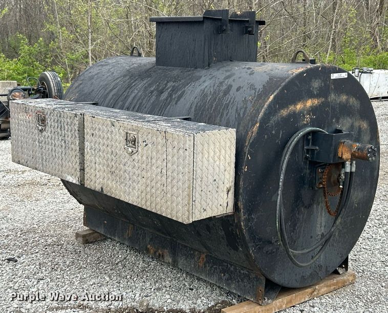 image for item EK2867 Seal coat tank