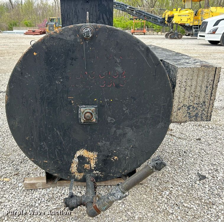 image for item EK2867 Seal coat tank