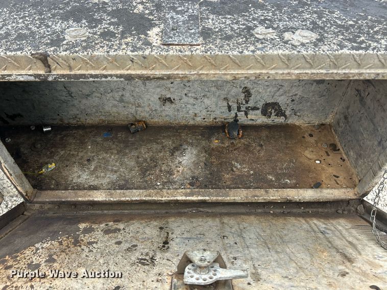 image for item EK2867 Seal coat tank