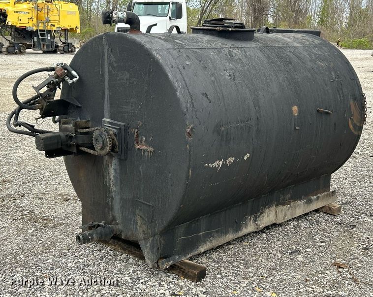 image for item EK2868 Seal coat tank