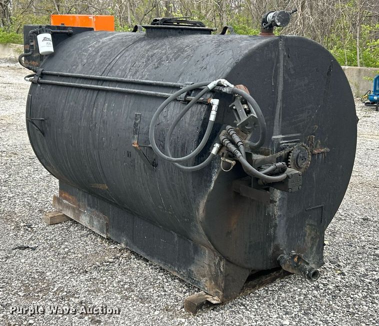 image for item EK2868 Seal coat tank