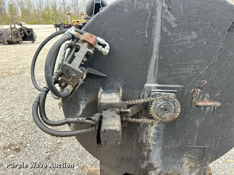 image for item EK2868 Seal coat tank