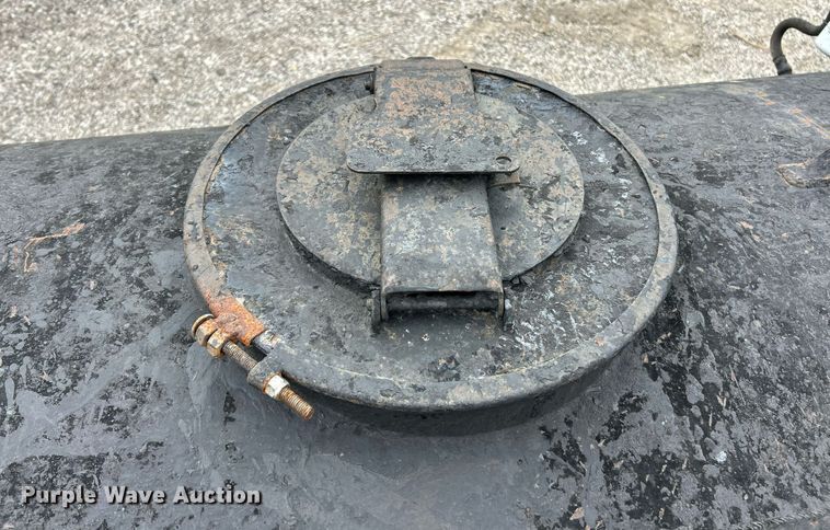 image for item EK2868 Seal coat tank