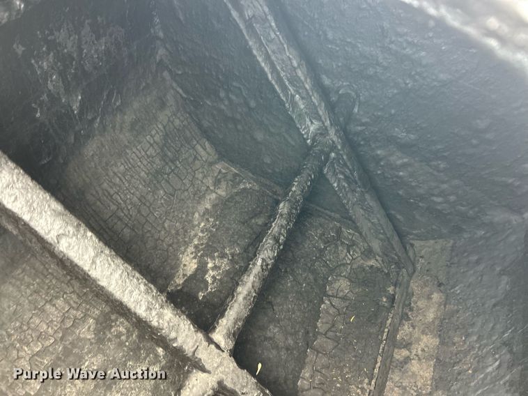 image for item EK2868 Seal coat tank