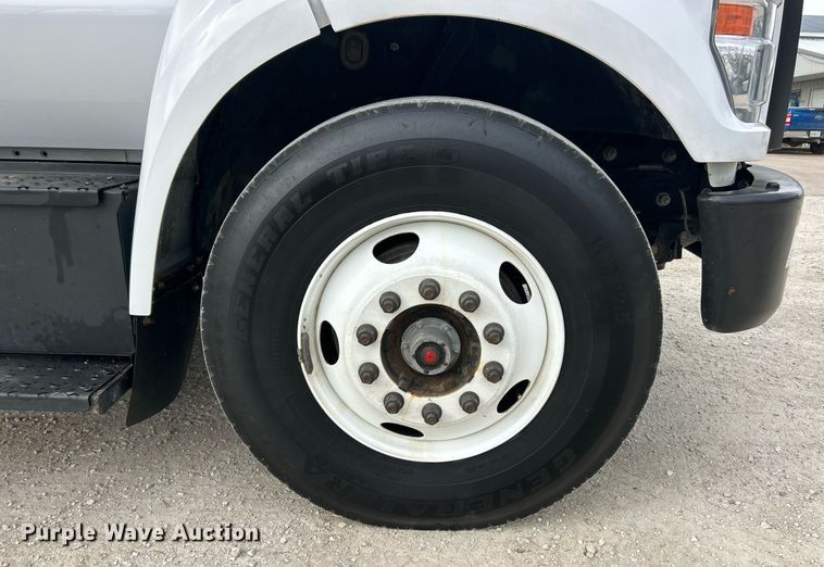 image for item EK2875 2018 Ford F750 Super Duty bucket truck