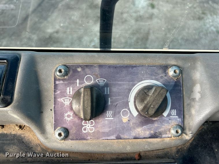 image for item EK2876 2005 Caterpillar 953C track loader