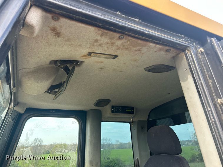 image for item EK2876 2005 Caterpillar 953C track loader