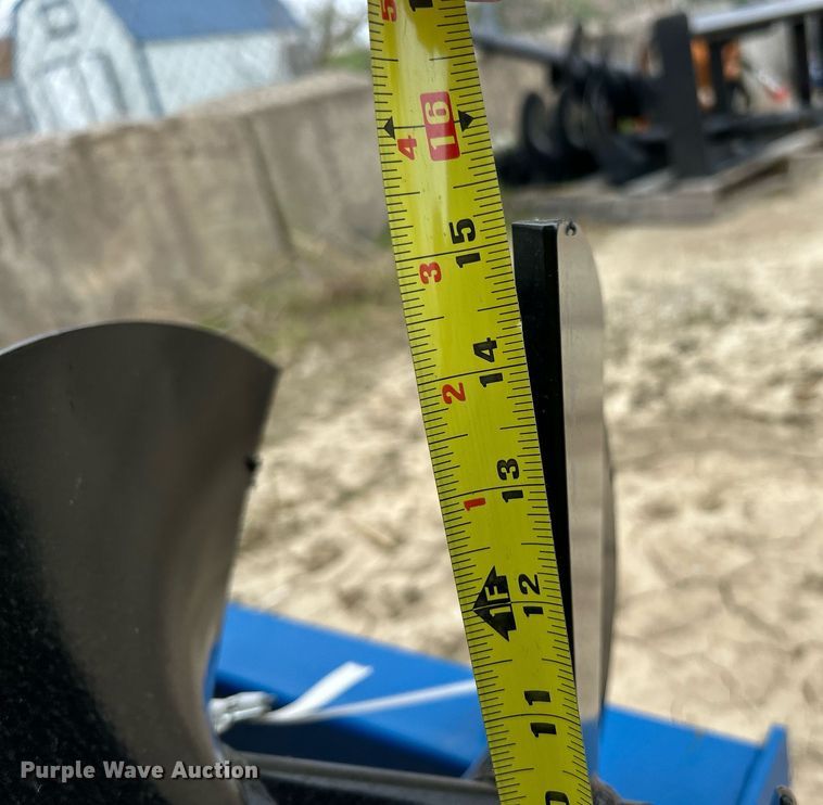 image for item EK2902 GIYI skid steer auger