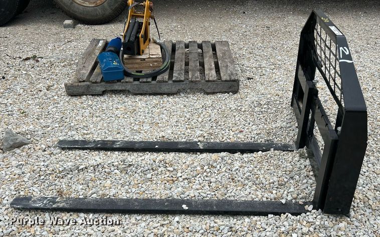 image for item EK2912 Skid steer forks