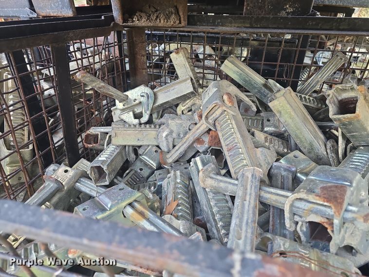 image for item EK5159 Peri formwork clamps