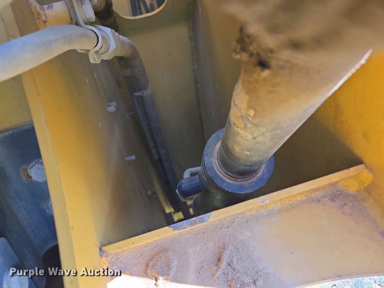 image for item EL1998 2008 Caterpillar 277C tracked skid steer loader