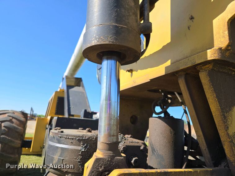 image for item EL1999 2010 Jarraff tree trimmer