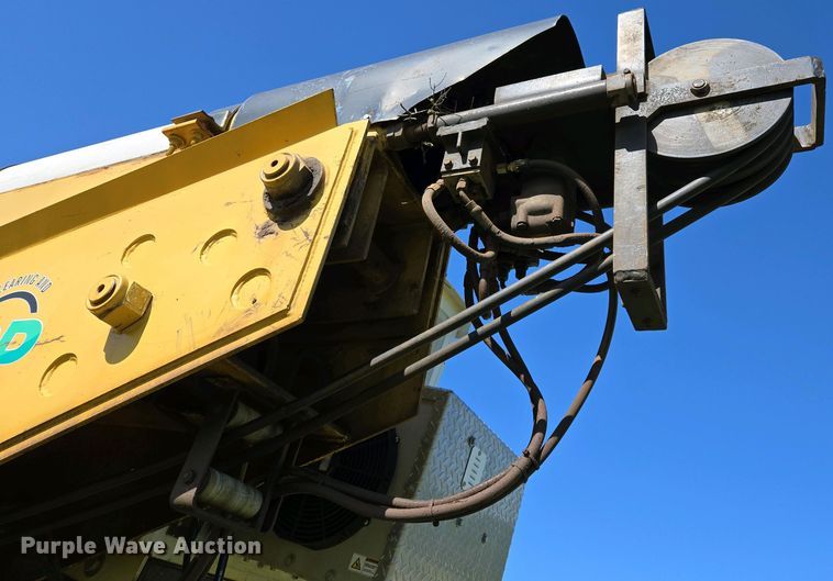 image for item EL1999 2010 Jarraff tree trimmer