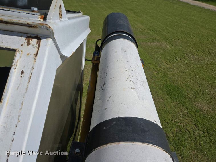 image for item EL1999 2010 Jarraff tree trimmer