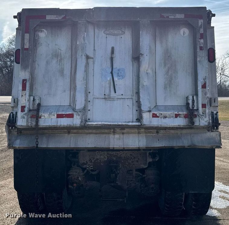 image for item EM3718 2005 Mack CV dump truck