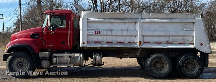 image for item EM3718 2005 Mack CV dump truck