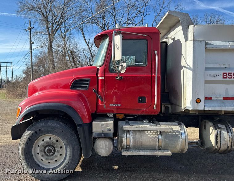 image for item EM3718 2005 Mack CV dump truck