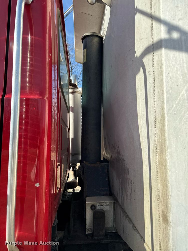 image for item EM3718 2005 Mack CV dump truck