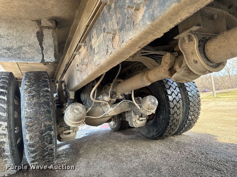 image for item EM3718 2005 Mack CV dump truck