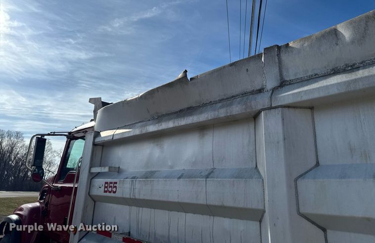 image for item EM3718 2005 Mack CV dump truck