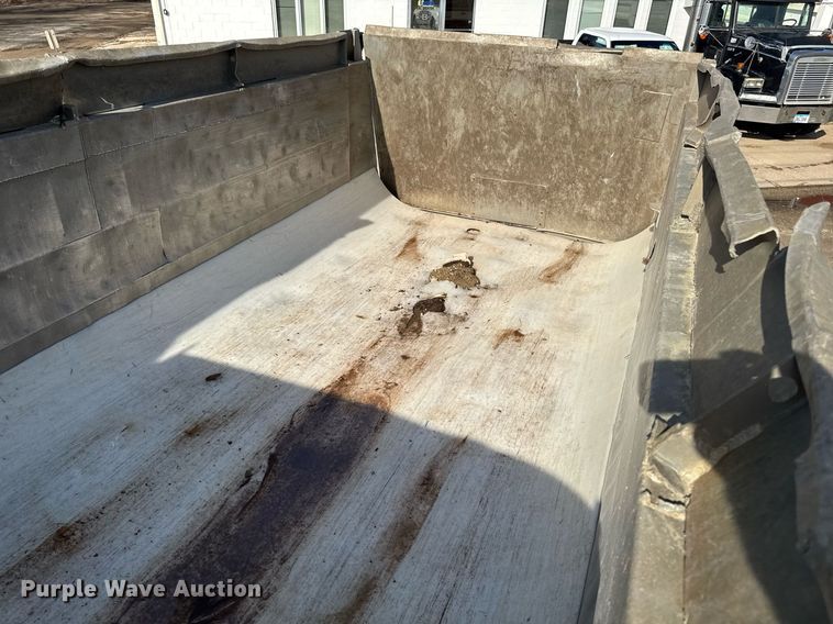 image for item EM3718 2005 Mack CV dump truck