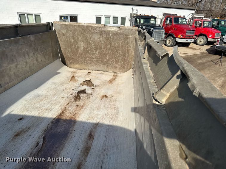 image for item EM3718 2005 Mack CV dump truck