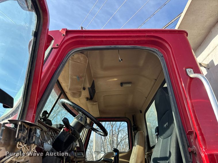 image for item EM3718 2005 Mack CV dump truck