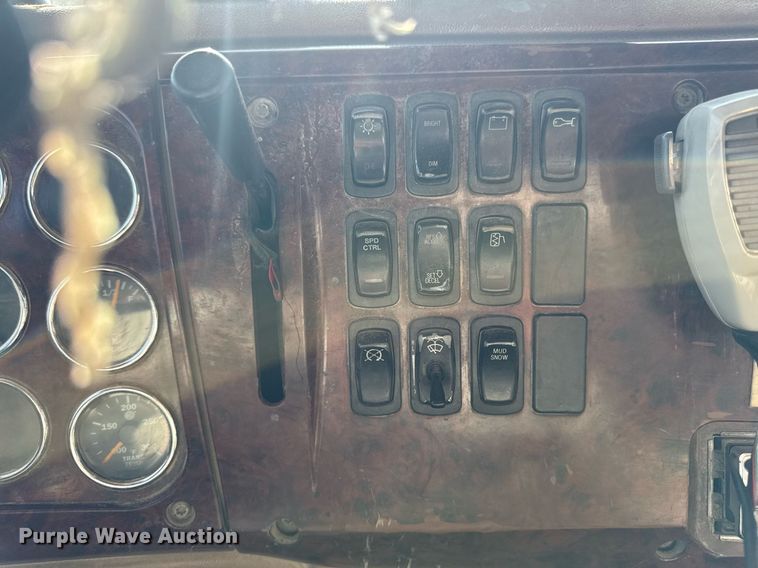 image for item EM3718 2005 Mack CV dump truck