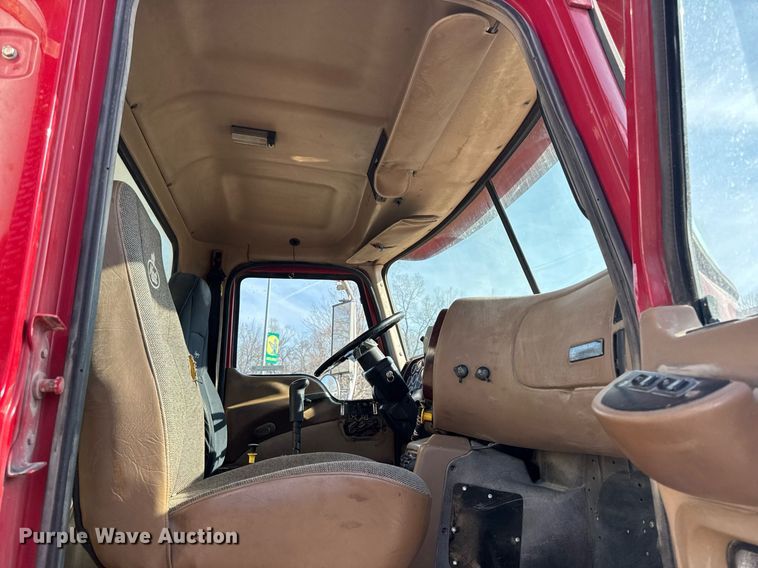 image for item EM3718 2005 Mack CV dump truck