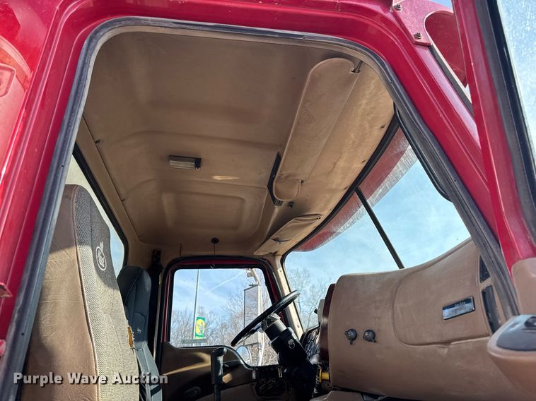 image for item EM3718 2005 Mack CV dump truck