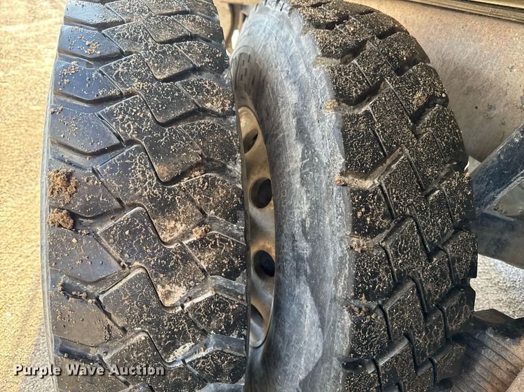 image for item EM3718 2005 Mack CV dump truck